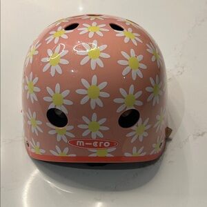 Micros Kids Helmet - Peach with Daisy Pattern